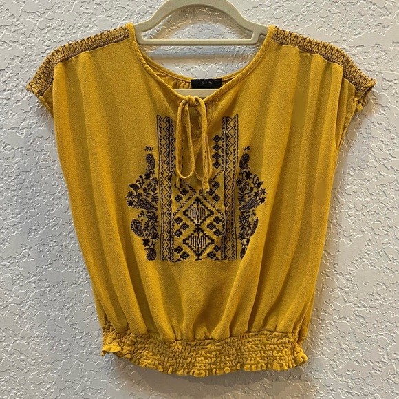 Aztec Top - Picture 3 of 9